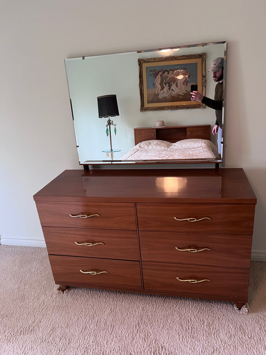Vintage 6 drawer dresser discount