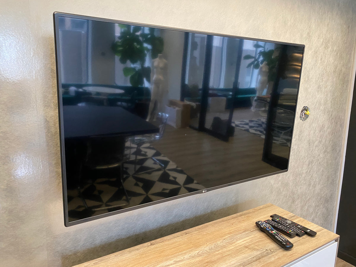 LG 55LH5750 55″ 1080p Smart TV 1 Sell My Stuff