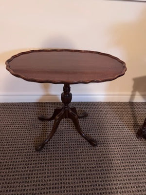 "Holland House Furniture"- Oval Scalloped Tilting Table