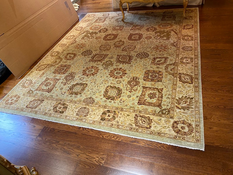ELTE 100 Wool Rug, Made in Pakistan 8x10 Sell My Stuff Canada Canada's Content and Estate