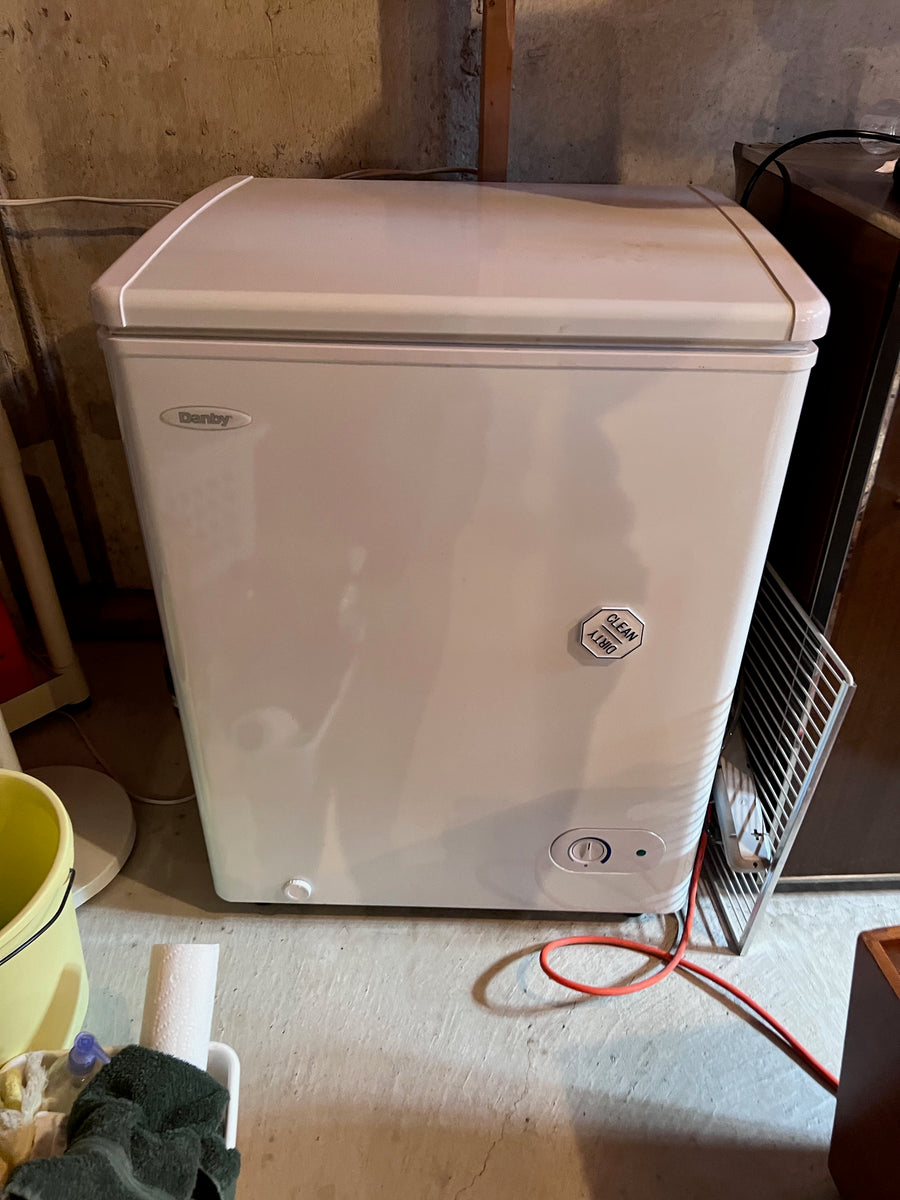 Danby 3.6 cu.ft Chest Freezer DCF401W Sell My Stuff Canada Canada