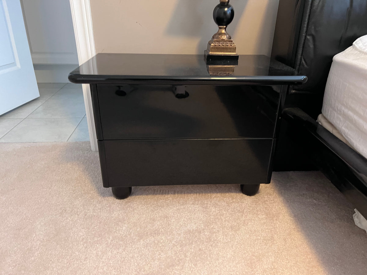 Pair of Vintage Black Lacquered Nightstands Sell My Stuff Canada