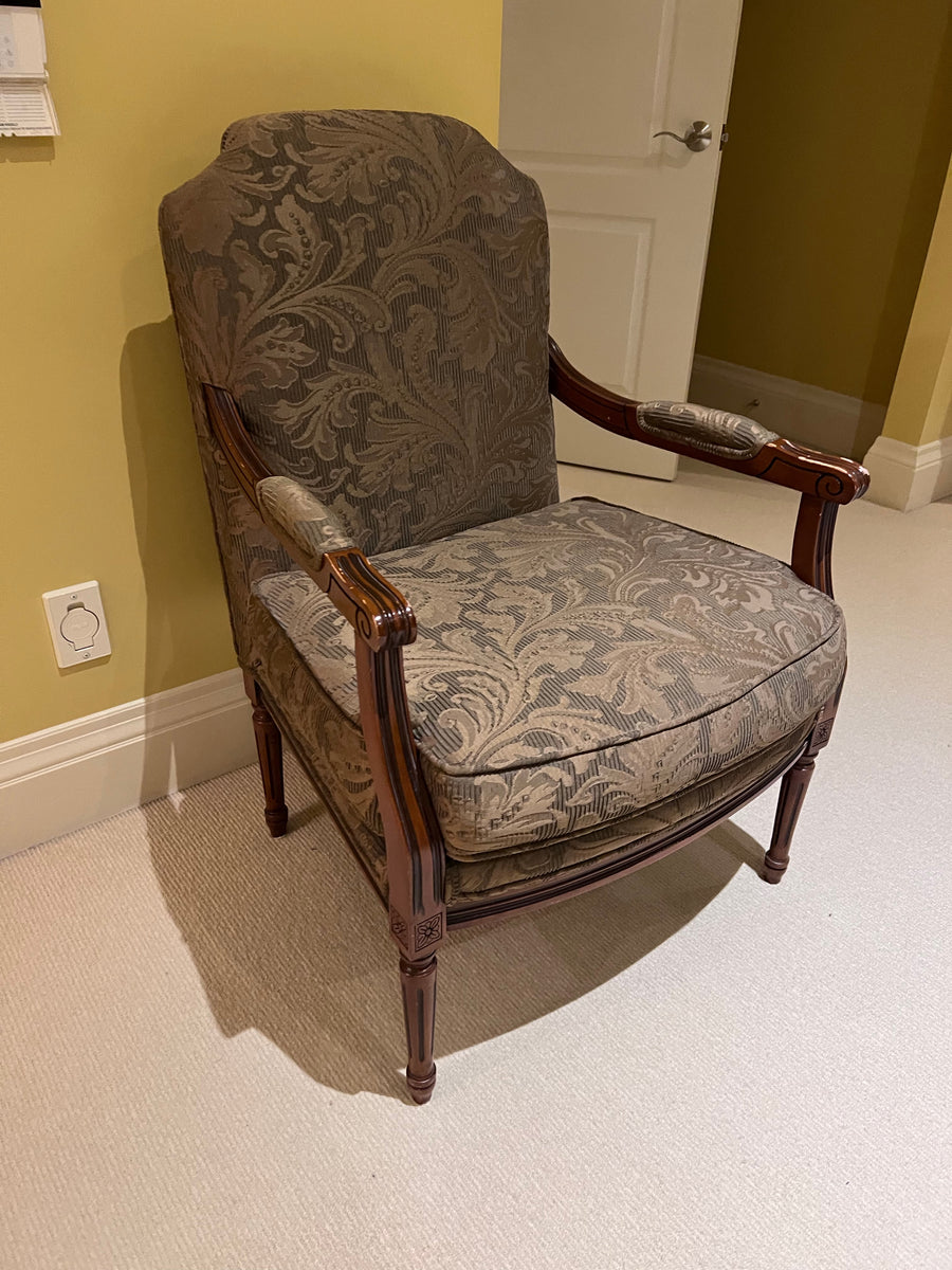 Large Upholstered Armchair Sell My Stuff Canada Canada's Content
