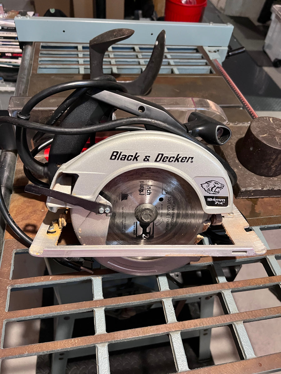 BLACK & DECKER PROFESSIONAL SAWCAT 3030 13 AMP 7 1/4 CIRCULAR SAW – Sell  My Stuff Canada - Canada's Content and Estate Sale Specialists