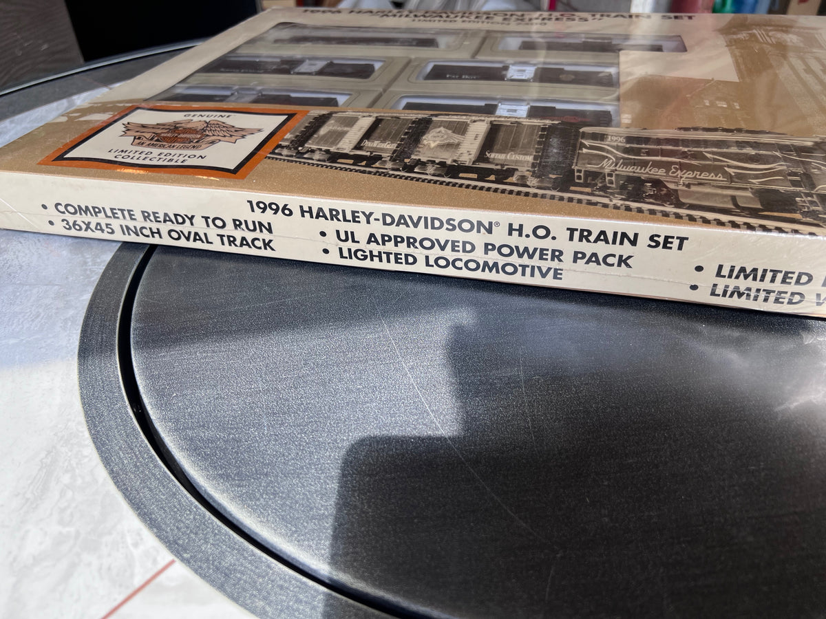 1996 HarleyDavidson HO Train Set "Milwaukee Express" Limited Edition