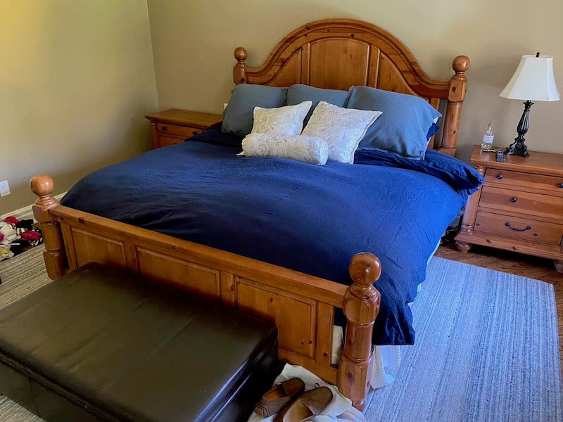 "Progressive Furniture" Wood King Bed Frame Sell My Stuff Canada