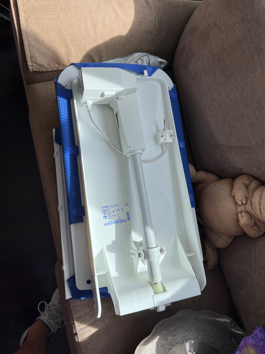 *BRAND NEW NEVER USED Aquatec R Reclining Back Bath Lift (Retail 1,6