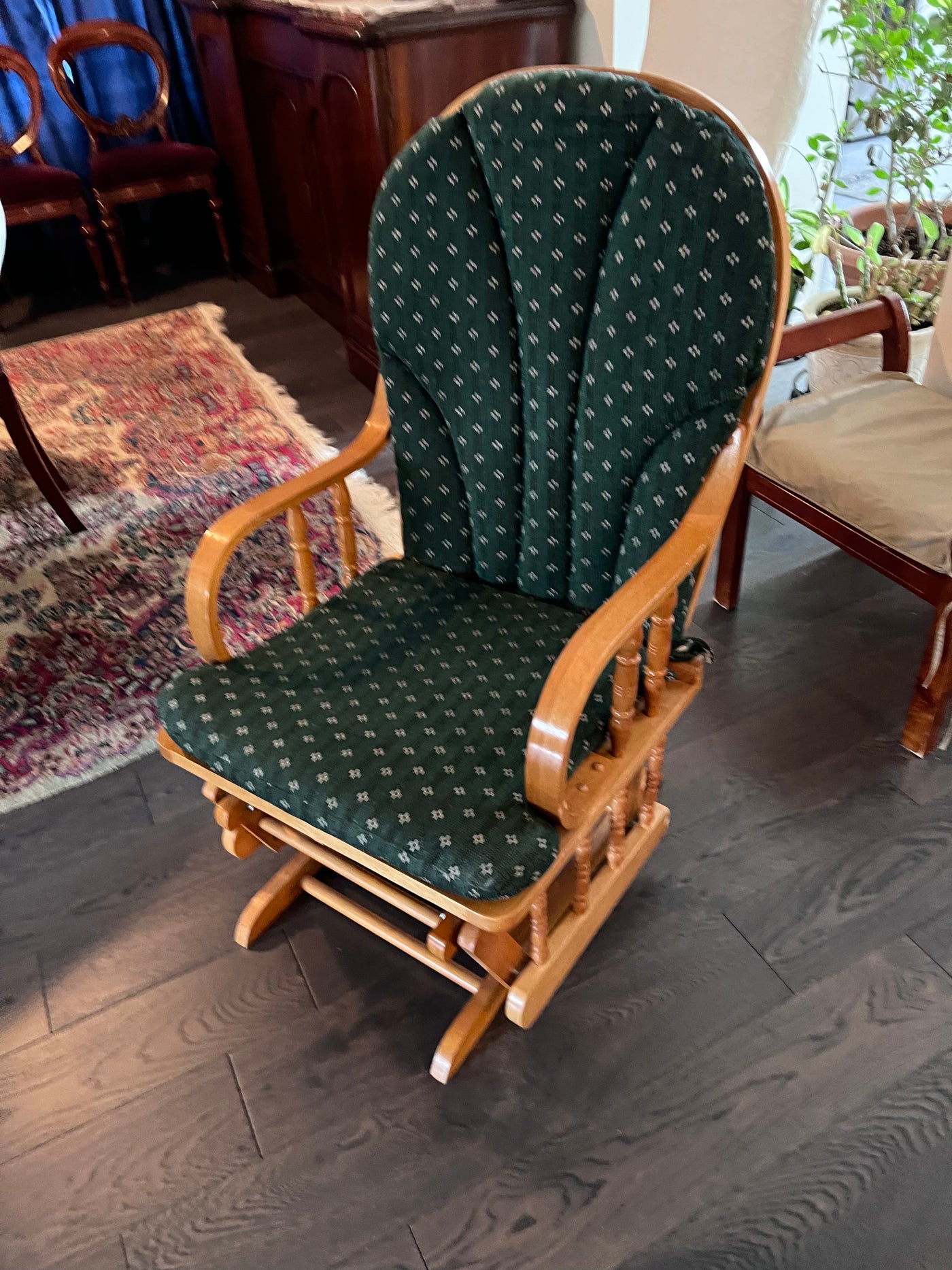 Vintage Wood Rocking Chair – Sell My Stuff Canada - Canada's Content ...