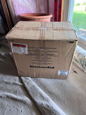 BRAND NEW KitchenAid - 16 Cup Food Processor in Red - KFP1642CA