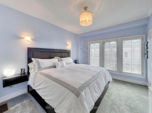 UpCountry Home Collection 'Bachelor' Brown King Bed w/6 Storage Drawers