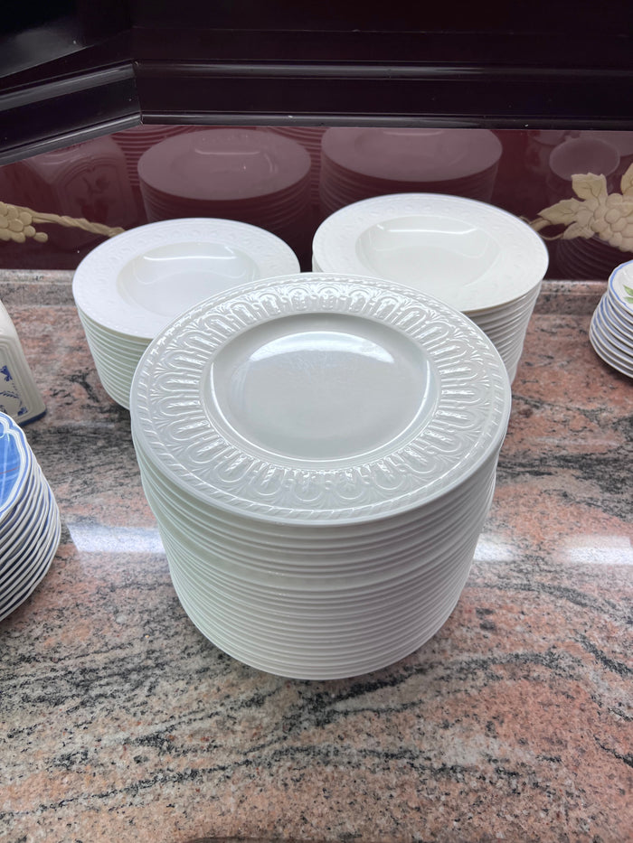 Villeroy & Boch Classic Collection Large Lot