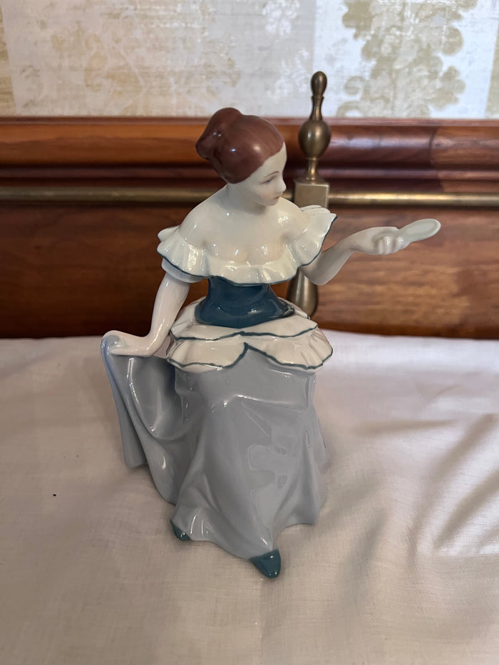 Royal Dux Figurine, Lady sitting with mirror
