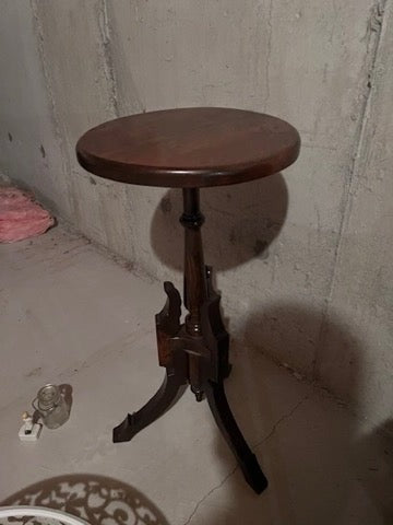 Pedestal Table