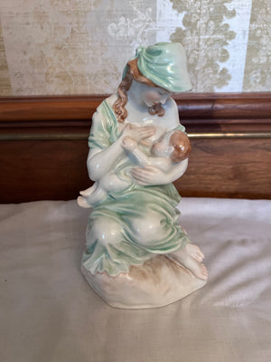 Herend Nursing Mother Figurine 5426
