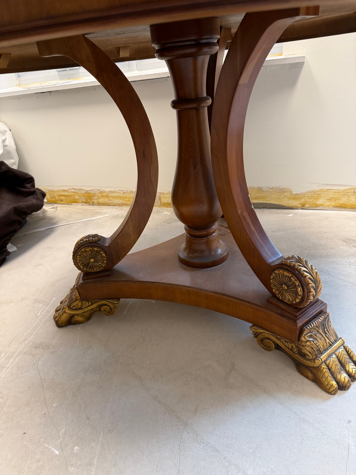 Drexel Heritage English Regency Round Marble Top Center Table