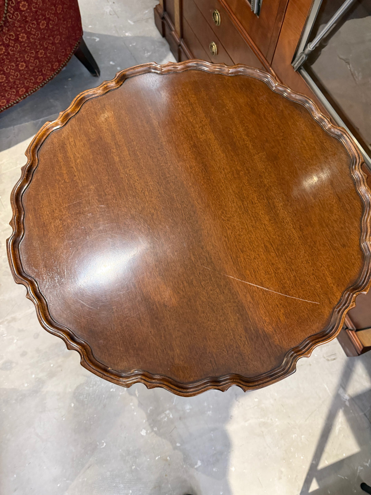 Henredon Mahogany Chippendale Tilt-Top Tripod Table