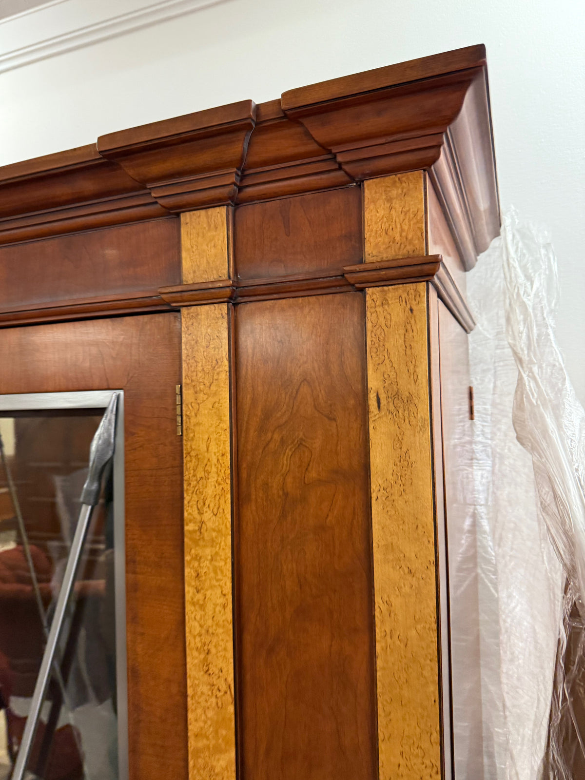 Henredon Neoclassical Cherry and Burl Wood China Display cabinet