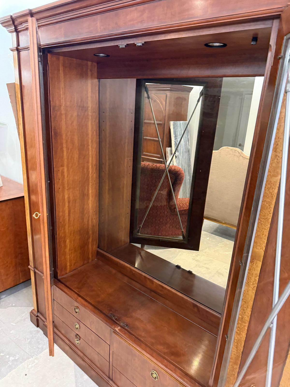 Henredon Neoclassical Cherry and Burl Wood China Display cabinet