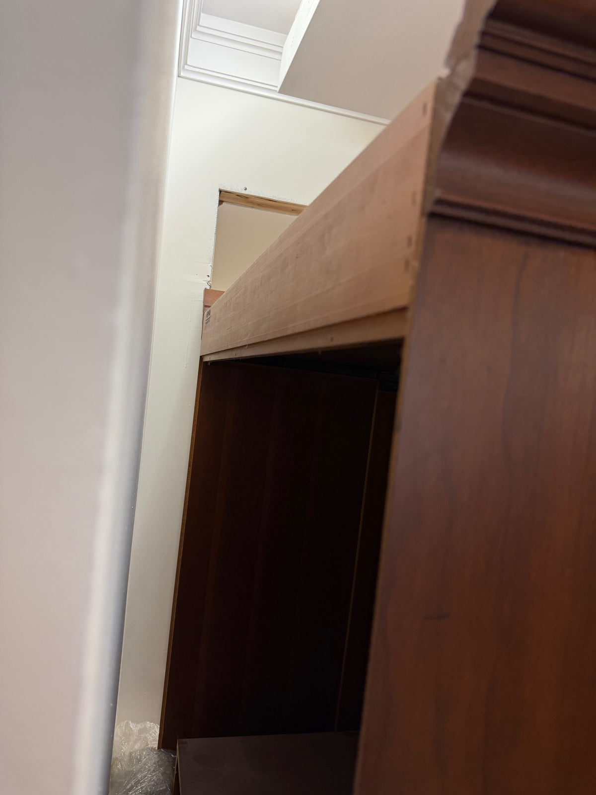 Hekman Armoire/Entertainment Center