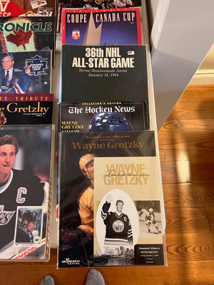 16 Vintage Hockey/NHL Magazines Lot (multiple Wayne Gretzky Editions)