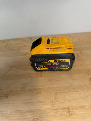 DeWalt DCS575 FLEXVOLT 60V MAX Lithium-Ion Brushless 7-1/4" Cordless Circular Saw with Brake, with 9.0ah Battery