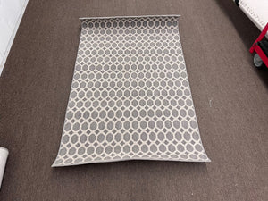 Grey & White Honeycomb Area Rug, 3x5