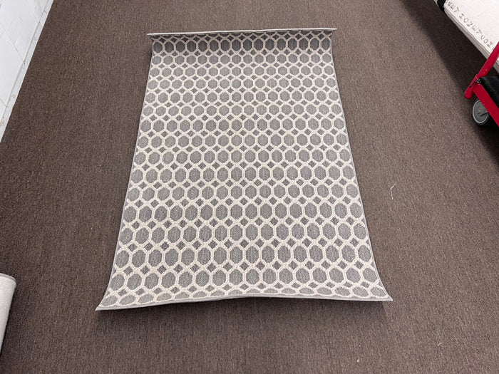 Grey & White Honeycomb Area Rug, 3x5