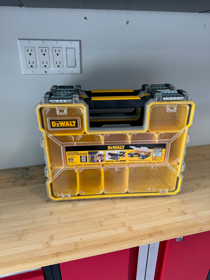 BRAND NEW DeWalt 10-Compartment Deep Pro Small Parts Organizer