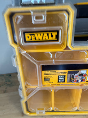 BRAND NEW DeWalt 10-Compartment Deep Pro Small Parts Organizer