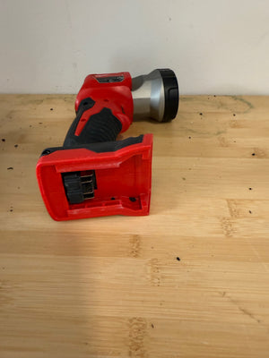 Milwaukee M18 18V Lithium-Ion Cordless 100 Lumens LED Portable Flashlight (Tool Only)