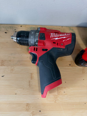 Milwaukee 2504-20 M12 FUEL12-Volt Brushless 1/2 In Hammer Drill /Driver with M12 CP 2.0 Battery + Charger