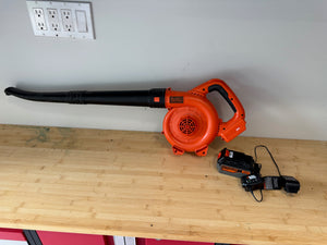 Black & Decker LSW20 20-volt Max 120-CFM 120-MPH Handheld Cordless Electric Leaf Blower with 4.0AH Battery + Charger