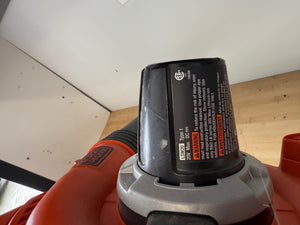 Black & Decker LSW20 20-volt Max 120-CFM 120-MPH Handheld Cordless Electric Leaf Blower with 4.0AH Battery + Charger