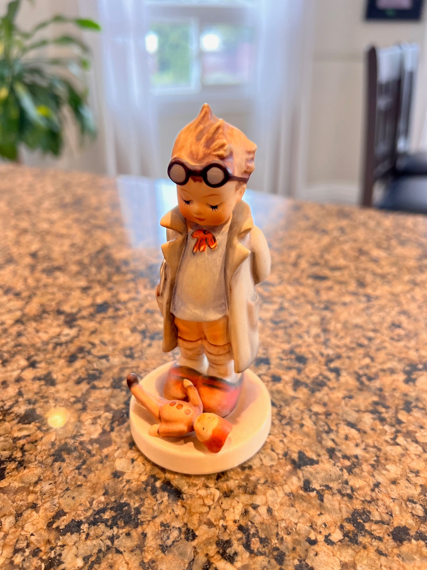 Goebel Doctor Goebel Hummel Doctor Figurine – Sell My Stuff Canada - Canada's Content ...