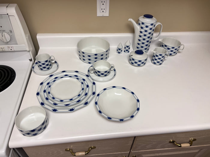 Rosenthal Studio-Line 'Corinth' Dinnerware Set- Service for 12