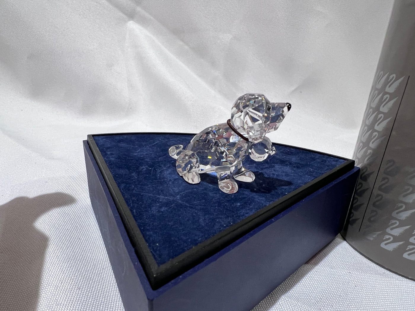 Swarovski Crystal 201111 St. Bernard Dog 1.25 high Sell My Stuff Canada Canada s Content and Estate Sale Specialists