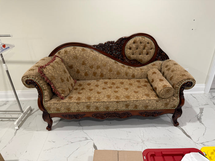 Victorian Tufted Chaise Lounger