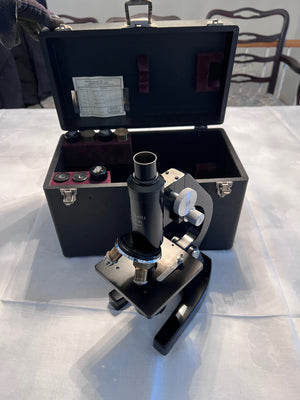 1950's Ernest Leitz Wetzlar Microscope No. 416041 (*extra lenses and original case included)