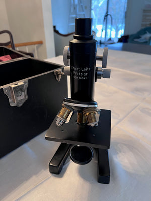 1950's Ernest Leitz Wetzlar Microscope No. 416041 (*extra lenses and original case included)