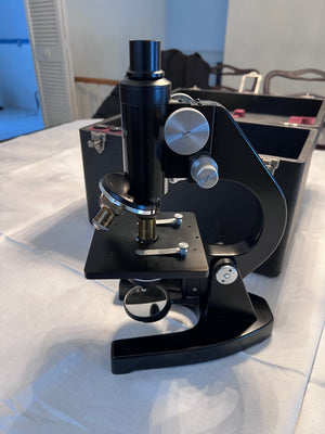 1950's Ernest Leitz Wetzlar Microscope No. 416041 (*extra lenses and original case included)