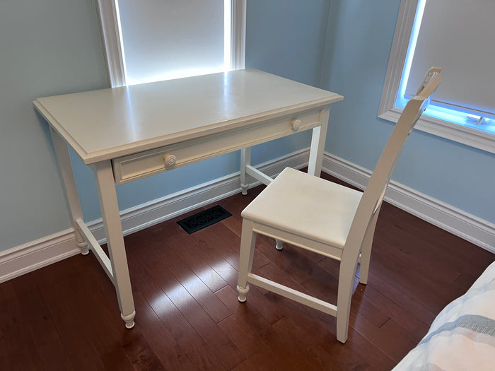 Cafe Kid White Desk with Chair