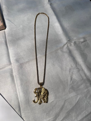 Elephant Pendant Gold Necklace (costume jewellery not real gold)