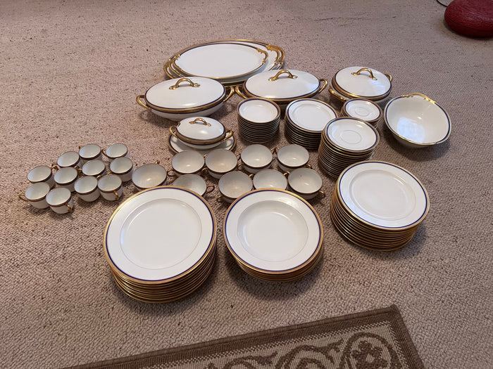 VIGNAUD LIMOGES 'The Seville" pattern with gilt and blue laurel border Lot