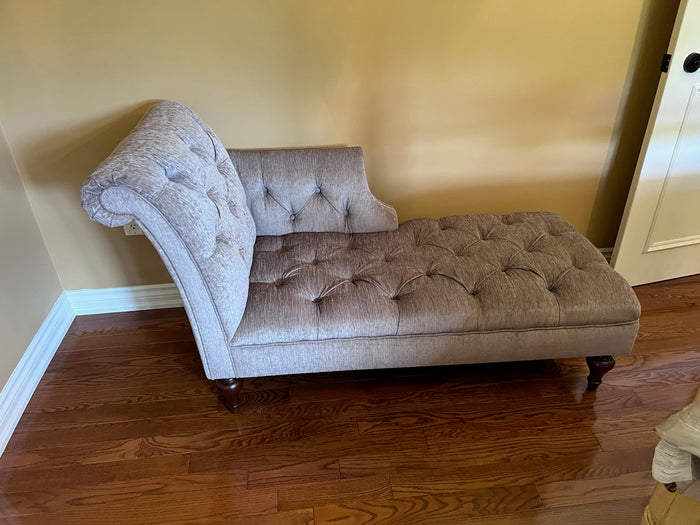 Bombay Beige Tufted Chaise Lounger