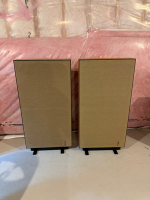 2 Boston Acoustics A200 Speakers