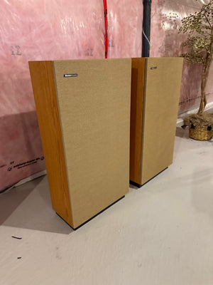 2 Boston Acoustics A150 Speakers