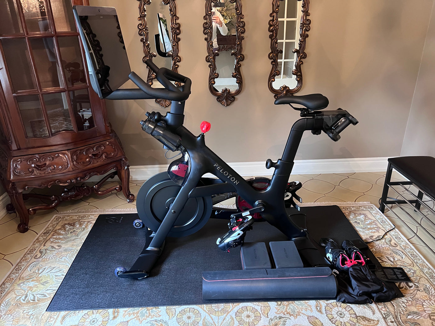 LIKE NEW Peloton Bike with Accessories Sell My Stuff Canada Canada s Content and Estate Sale Specialists