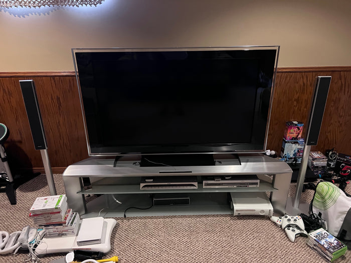 Sony 52" LCD Digital Color TV + Stand