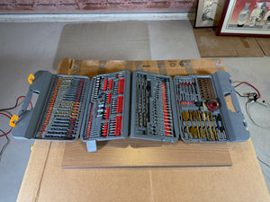 RYOBI 215 PIECE SUPER DRILLING AND DRIVING KIT