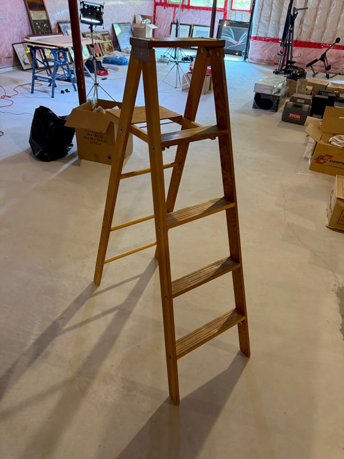 Light Duty Wood Ladder, 200LB